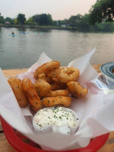 ปลาหมึกชุบแป้งทอด