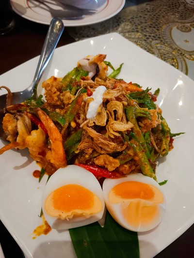 อาหาร หรือ เครื่องดื่ม