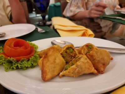 อาหาร หรือ เครื่องดื่ม