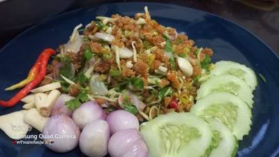 ยำปลานิลกรอบ (รสจี๊ดจ๊าด)