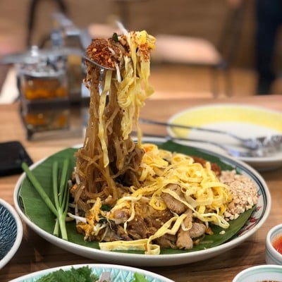ผัดหมี่สีคิ้ว