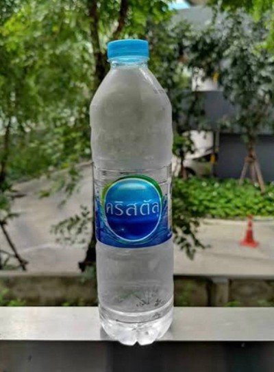 น้ำเปล่าใหญ่
