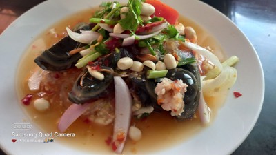 ยำไข่เยี่ยวม้า รสจ๊วดจ๊าด