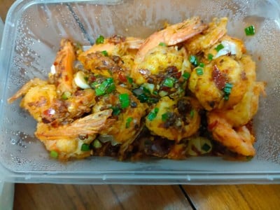 กุ้งผัดซอสแม็กกี้