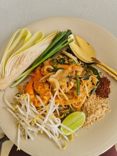 ผัดไทยกุ้งสด