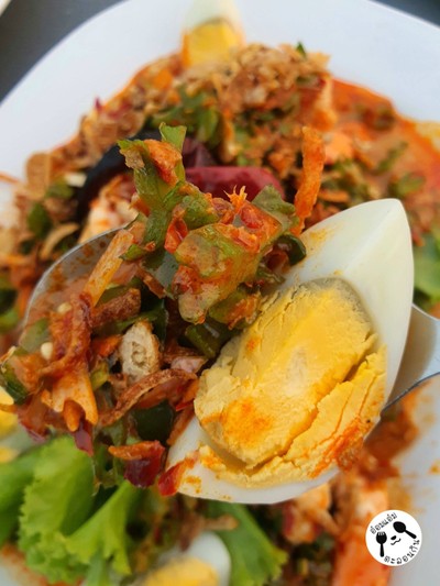 ยำถั่วพลูกุ้งสด