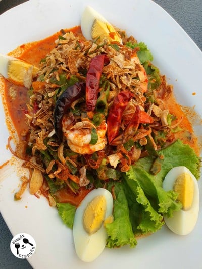 ยำถั่วพลูกุ้งสด