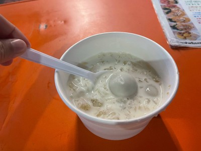 บัวลอยนมสด