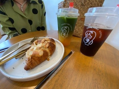 เมนูของร้าน Comethru Specialty Coffee  -