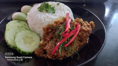 คั่วกลิ้งหมู พริกแกงใต้