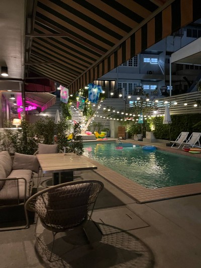 สระว่ายน้ำ/ชายหาด