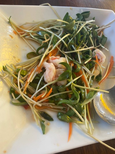 ยำกระชับกุ้งสด