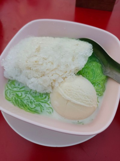 สลิ่มใส่ ไอติม