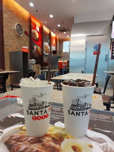 อาหาร หรือ เครื่องดื่ม