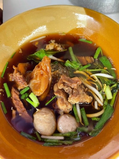 เมนูของร้าน เลิศโอชา เนื้อตุ๋น หมูตุ๋น (หน้าอู่สมาน)