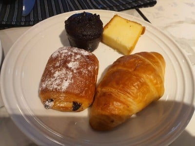 ร้านชาวเล คิทเช่น (Chao Leh Kitchen) Four Points by Sheraton Phuket Patong Beach Resort