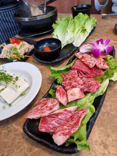 อาหาร หรือ เครื่องดื่ม