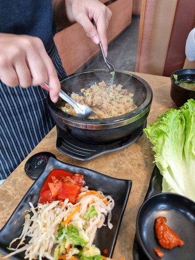 อาหาร หรือ เครื่องดื่ม