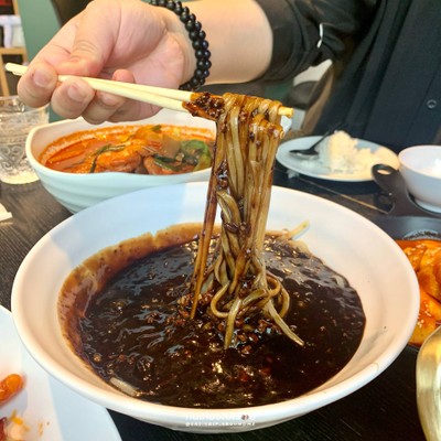 จาจังมยอน