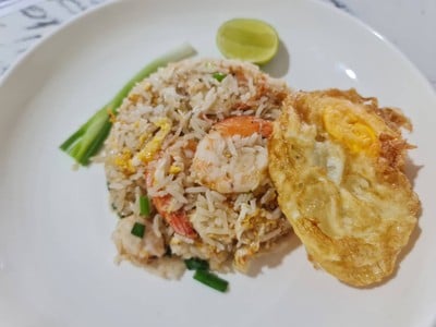 เมนูของร้าน หนึ่งปรุง อาหารตามสั่ง รสเด็ดย่านสรงประภา สรงประภา