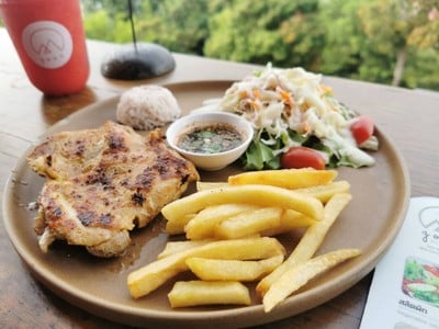 อาหาร หรือ เครื่องดื่ม