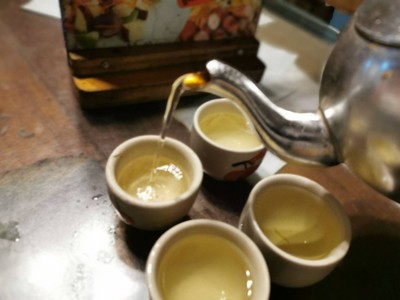 อาหาร หรือ เครื่องดื่ม