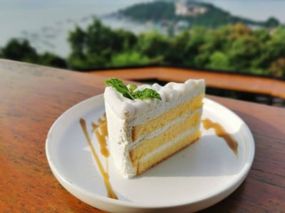 อาหาร หรือ เครื่องดื่ม