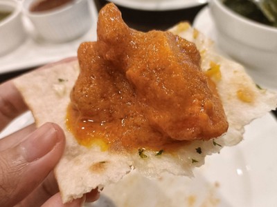 Butter Chicken x Garlic Naan