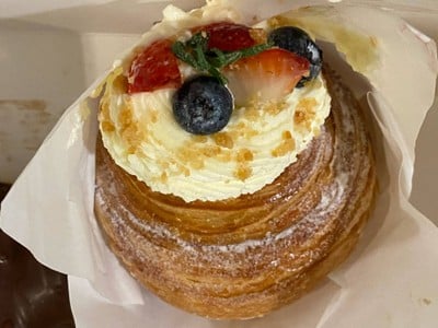 Cruffin France Strawberry