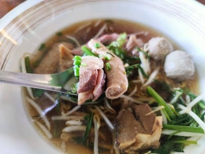 เมนูของร้าน เนื้อตุ๋นนายโอ เนื้อตุ๋นหมูตุ๋นนายโอ สวนนกชัยนาท