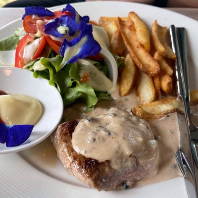 อาหาร หรือ เครื่องดื่ม