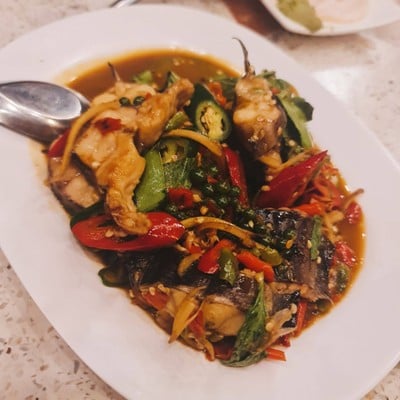 ปลาดุกทะเลผัดฉ่า