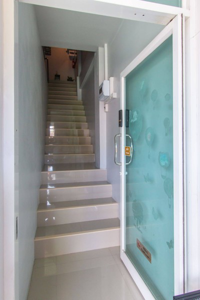 ทางขึ้น