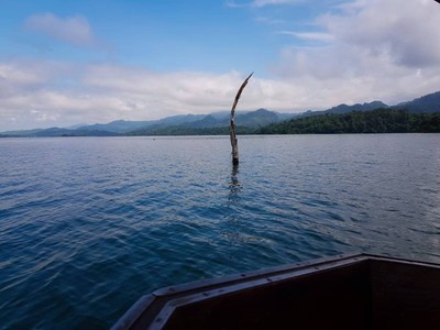 วัดศรีสุวรรณเก่า หรือ ที่ชาวบ้านเรียกวัดกระเหรี่ยง น้ำขึ้นมิดเห็นแค่ปลายไม้