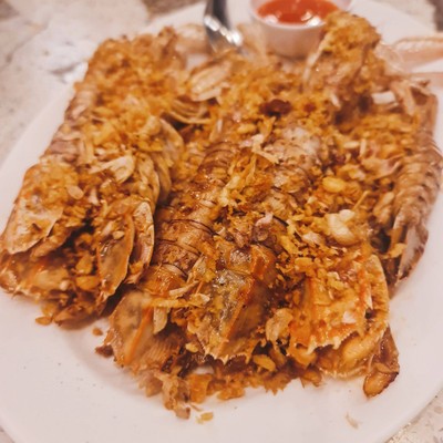 กั้งทอดกระเทียม