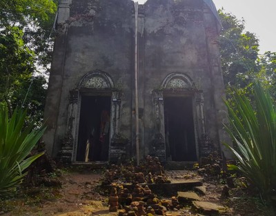 ท่ามกลางบรรยากาศที่ธรรมชาติมีฉากหลังเป็นทิวเขาเเละสายน้ำ