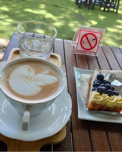 บลูเบอร์รี่ชีสทาร์ต มอคค่าร้อน