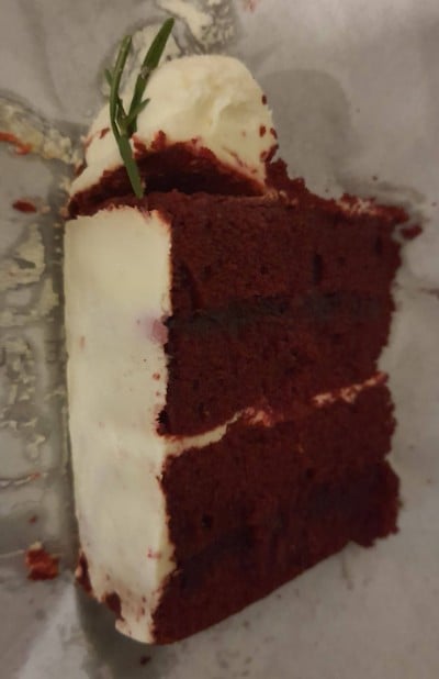 เค้กเรดเวลเวตกุหลาบกระเจี้ยบ