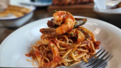 Spicy tomato sauce with Seafood