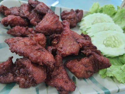หมูทอด เต้าหู้ยี้