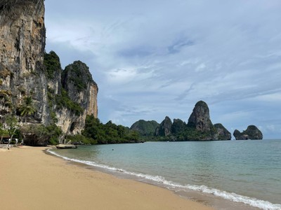 สระว่ายน้ำ/ชายหาด