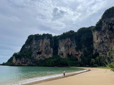 สระว่ายน้ำ/ชายหาด