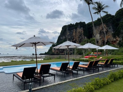 สระว่ายน้ำ/ชายหาด