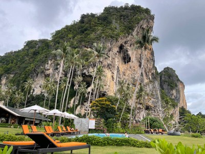 สระว่ายน้ำ/ชายหาด