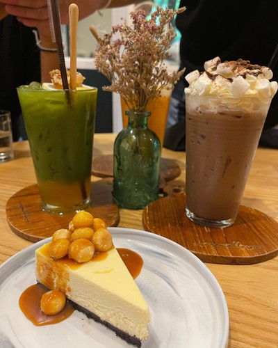 MACADAMIA CHEESECAKE