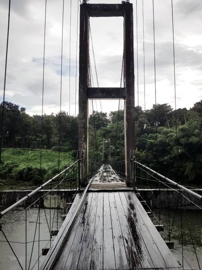 เป็นสะพานจุดชมวิวแม่น้ำ ที่สวยงามอีกที่นึงที่น่าไป บรรยากาศเงียบสงบ