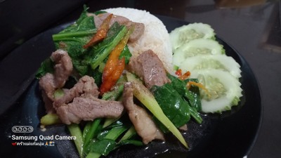 อาหาร หรือ เครื่องดื่ม