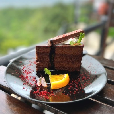 Kit Kat Cake