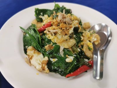 ใบเหลียงผัดไข่