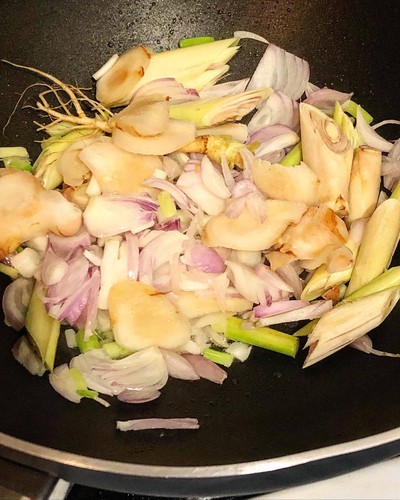วิธีทำ ข้าวอบต้มยำตามใจ… กุ้ง หอย หมูยอ? วิธีทำ ข้าวอบต้มยำตามใจ… กุ้ง หอย หมูยอ?